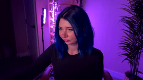 Snapshot of vixenp chatting on 12/04/25, 06:27 Polly Online mostly at 9pm-2am UK Time online show from 12/04/25, 06:27