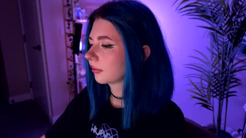 Snapshot of vixenp chatting on 12/17/25, 07:09 Polly Online mostly at 9pm-2am UK Time online show from 12/17/25, 07:09