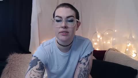 Snapshot of vixinvvitch chatting on 12/11/24, 04:31 VIXIN online show from 12/11/24, 04:31