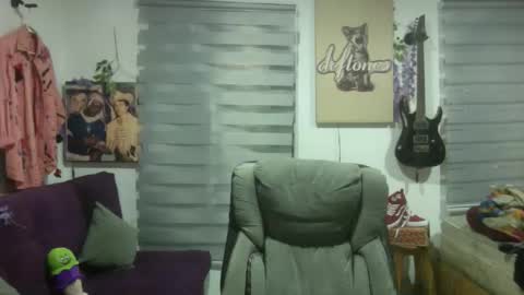 Snapshot of vl21cm chatting on 11/23/25, 08:14 vl21cm online show from 11/23/25, 08:14