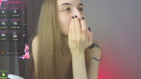 Snapshot of vlad1zy chatting on 01/15/25, 05:26 Vlada online show from 01/15/25, 05:26