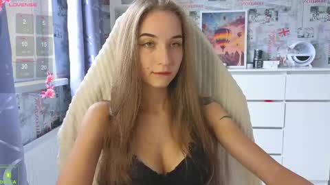Snapshot of vlad1zy chatting on 04/30/26, 11:05 Vlada online show from 04/30/26, 11:05