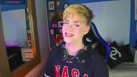 Vlad  online show from 10/28/25, 02:31