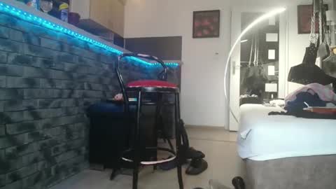 Snapshot of vladika021 chatting on 10/04/25, 01:25 vladika021 online show from 10/04/25, 01:25