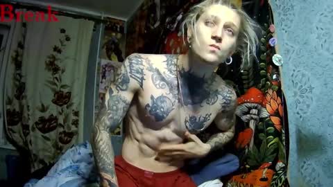 Snapshot of voldan_elf chatting on 11/20/25, 10:26 Elf online show from 11/20/25, 10:26