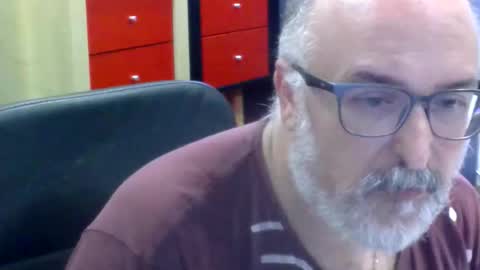 Snapshot of volpi72 chatting on 09/21/25, 10:50 volpi72 online show from 09/21/25, 10:50