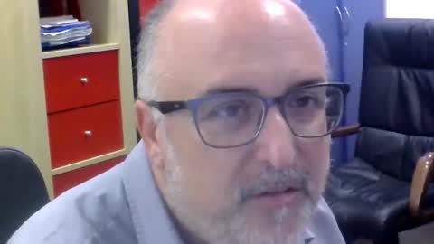 Snapshot of volpi72 chatting on 10/29/25, 05:58 volpi72 online show from 10/29/25, 05:58