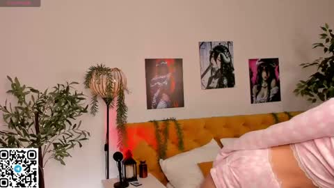 Snapshot of vonen_ray chatting on 05/25/26, 09:37 Vonen online show from 05/25/26, 09:37