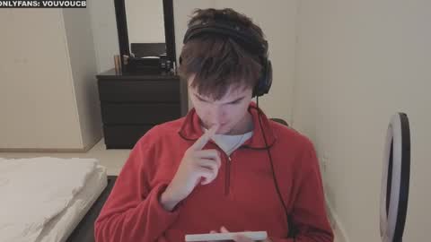 Snapshot of vouvoucouple chatting on 03/09/25, 08:21 Tim online show from 03/09/25, 08:21