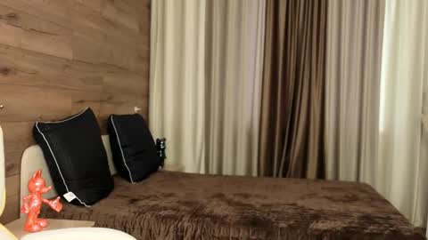 Lily online show from 08/09/26, 05:23