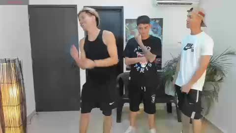 voyeurism_guys online show from 09/10/25, 10:54