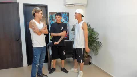 voyeurism_guys online show from 09/14/25, 11:04