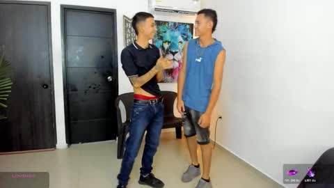voyeurism_guys online show from 11/08/25, 10:52