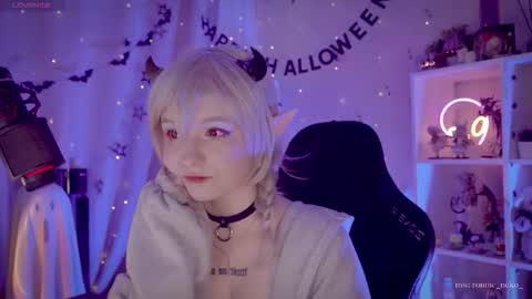 vronnier online show from 11/06/25, 11:00