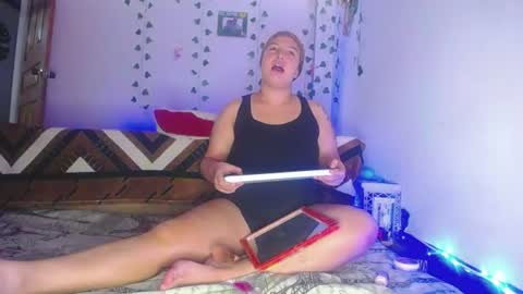 vsleyandlunaper online show from 06/25/26, 02:11