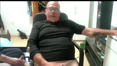 Snapshot of vuda77 chatting on 03/03/26, 08:15 oscar online show from 03/03/26, 08:15