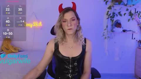 Snapshot of vulgar_wife chatting on 11/02/25, 01:24 Vikky online show from 11/02/25, 01:24