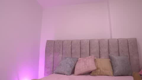 Violeta online show from 11/05/25, 03:06