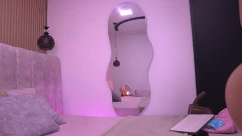 Violeta online show from 06/27/26, 03:11