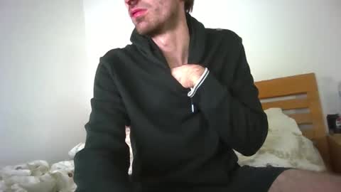 Snapshot of vwelad6969 chatting on 01/15/25, 04:04 hung boy online show from 01/15/25, 04:04