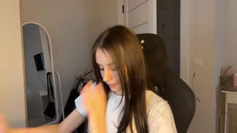 Snapshot of vx_arina chatting on 03/21/26, 09:25 Arina online show from 03/21/26, 09:25