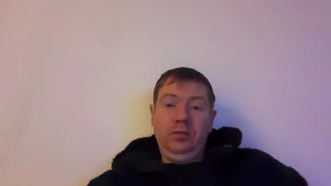 Snapshot of w919 chatting on 12/18/25, 06:25 V online show from 12/18/25, 06:25