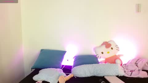 Snapshot of w_kittycat chatting on 01/02/25, 11:31 kitty SUPORT ME AND MY BABY SINGLE MOMY online show from 01/02/25, 11:31