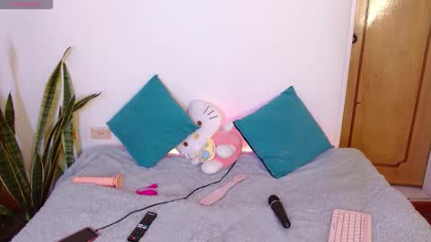 kitty SUPORT ME AND MY BABY SINGLE MOMY online show from 11/21/25, 09:46