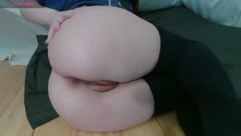 Snapshot of wacky_weirdo chatting on 07/14/26, 06:40 Rose online show from 07/14/26, 06:40