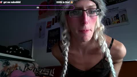 Snapshot of wahbaby chatting on 10/15/25, 05:24 marz online show from 10/15/25, 05:24