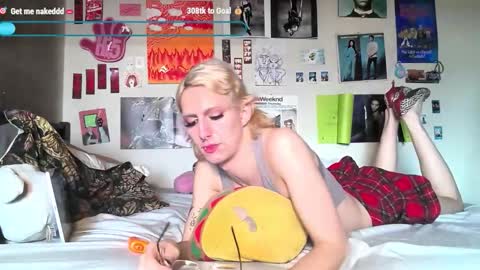 Snapshot of wahbaby chatting on 03/11/26, 09:32 marz online show from 03/11/26, 09:32