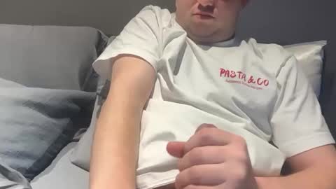 Snapshot of wakandaforever9 chatting on 02/15/26, 04:09 wowaweeman online show from 02/15/26, 04:09