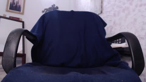 Snapshot of wake_and_bakee chatting on 12/19/25, 08:05 John online show from 12/19/25, 08:05