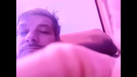 Snapshot of walex0900 chatting on 10/24/25, 05:26 walex0900 online show from 10/24/25, 05:26