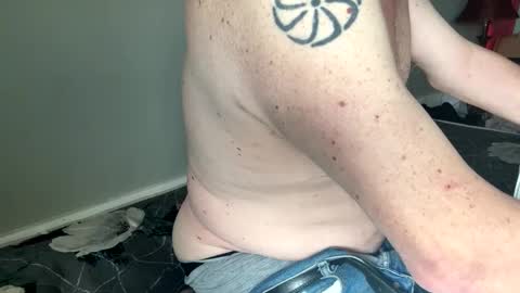 Snapshot of waltbkk chatting on 10/27/25, 05:17 Walter online show from 10/27/25, 05:17