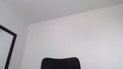 Snapshot of walter_brownn01 chatting on 01/17/25, 06:23 WALTER BROWN online show from 01/17/25, 06:23