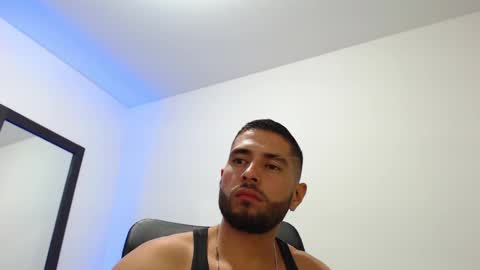 Snapshot of walter_brownn01 chatting on 01/19/25, 02:25 WALTER BROWN online show from 01/19/25, 02:25