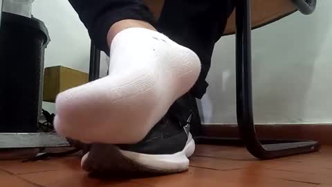 Snapshot of waltherfeet_ chatting on 01/03/25, 06:46 WaltherFeet online show from 01/03/25, 06:46