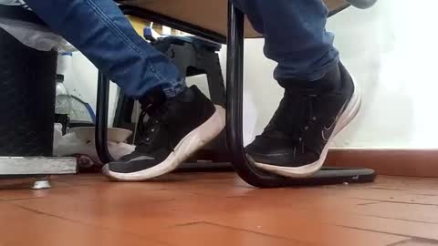 Snapshot of waltherfeet_ chatting on 02/28/25, 06:52 WaltherFeet online show from 02/28/25, 06:52