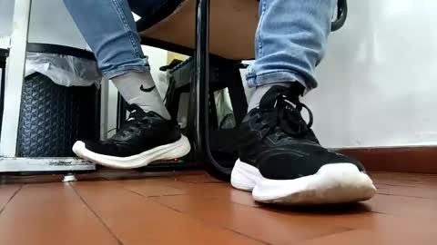 Snapshot of waltherfeet_ chatting on 11/25/25, 03:23 WaltherFeet online show from 11/25/25, 03:23