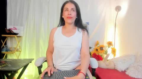 Snapshot of wanda_walton chatting on 04/26/26, 02:15 Wanda online show from 04/26/26, 02:15