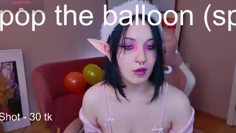 Snapshot of wandy_di chatting on 12/15/25, 10:14 Wandy online show from 12/15/25, 10:14