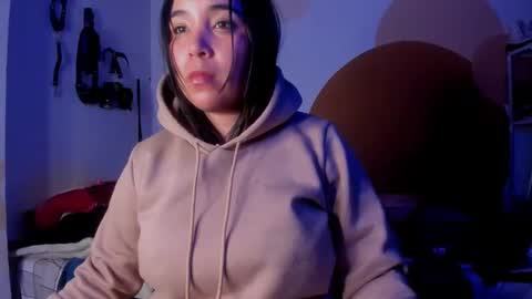 Snapshot of waningrosee chatting on 12/16/24, 02:04 Waningrose  Lu online show from 12/16/24, 02:04