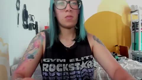 Snapshot of waningrosee chatting on 01/03/25, 03:44 Waningrose  Lu online show from 01/03/25, 03:44