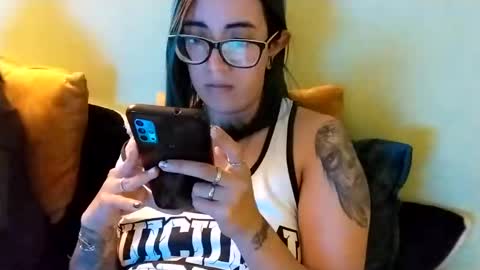 Snapshot of waningrosee chatting on 01/03/25, 11:23 Waningrose  Lu online show from 01/03/25, 11:23