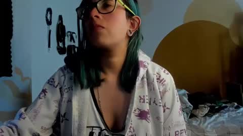 Snapshot of waningrosee chatting on 01/04/25, 02:25 Waningrose  Lu online show from 01/04/25, 02:25