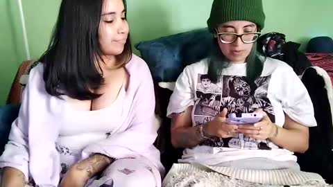 Snapshot of waningrosee chatting on 01/20/25, 06:10 Waningrose  Lu online show from 01/20/25, 06:10