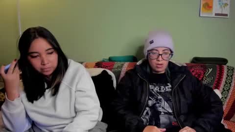 Snapshot of waningrosee chatting on 02/16/25, 02:42 Waningrose  Lu online show from 02/16/25, 02:42