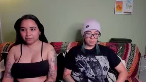 Snapshot of waningrosee chatting on 02/16/25, 05:48 Waningrose  Lu online show from 02/16/25, 05:48