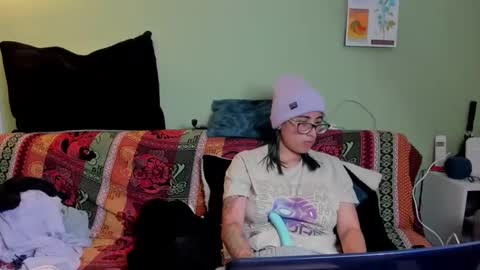 Snapshot of waningrosee chatting on 02/19/25, 06:10 Waningrose  Lu online show from 02/19/25, 06:10